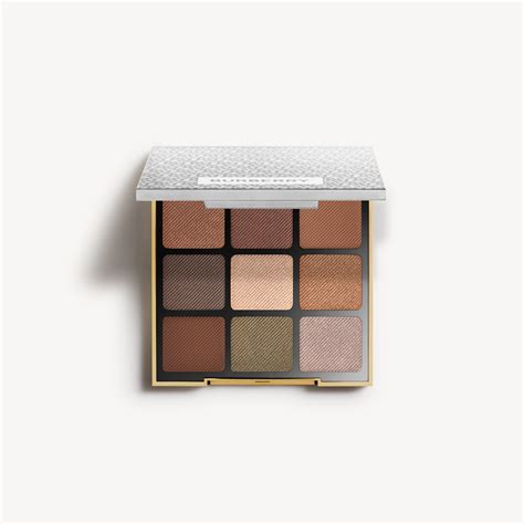 burberry eyeshadow palette festive monogram